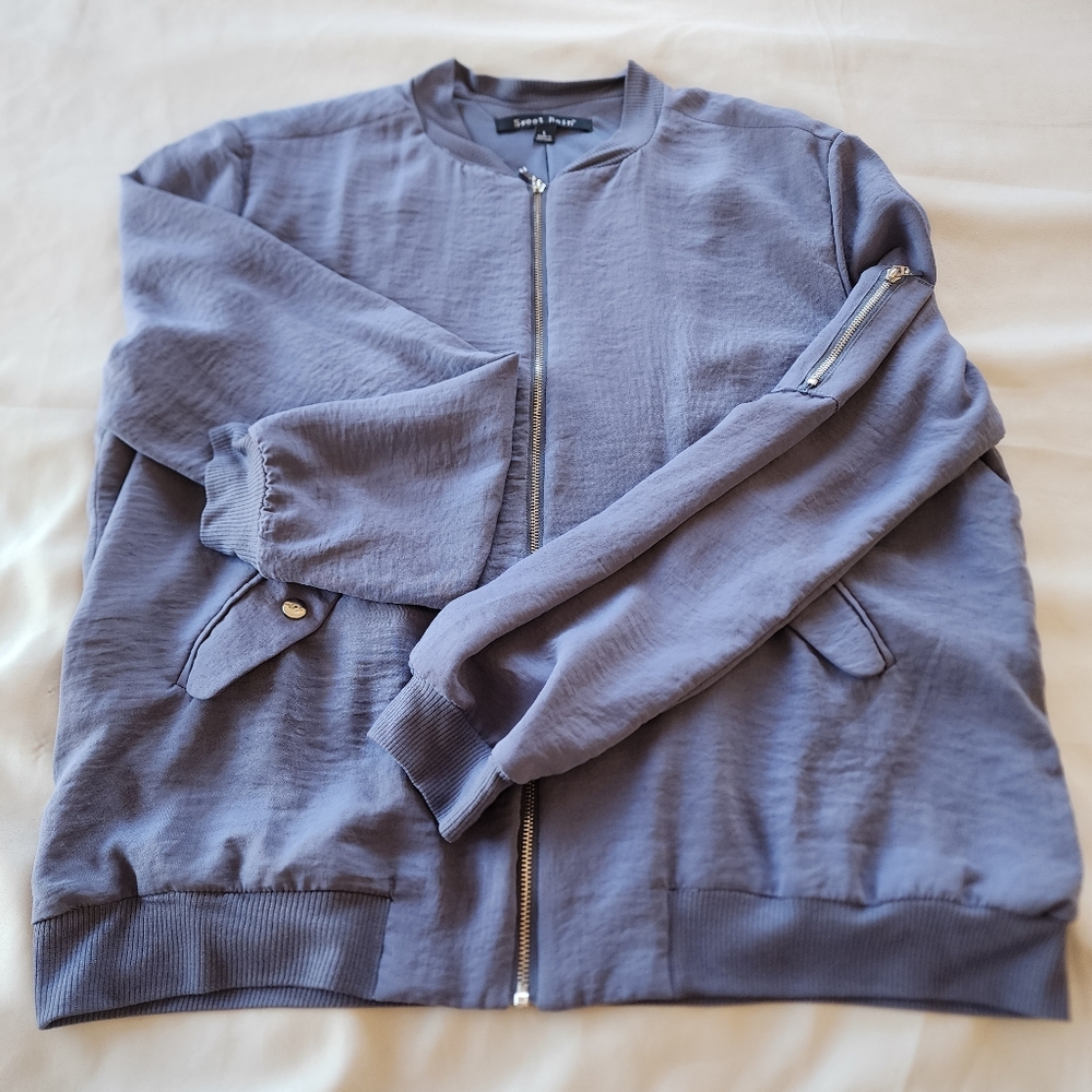 Large Sweet Rain , Blue Jacket